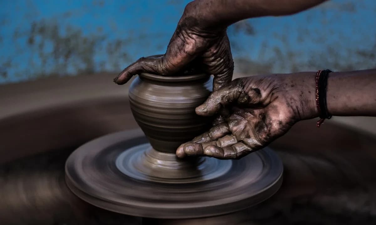 Handbuilding pottery techniques: a guide to creating without the wheel