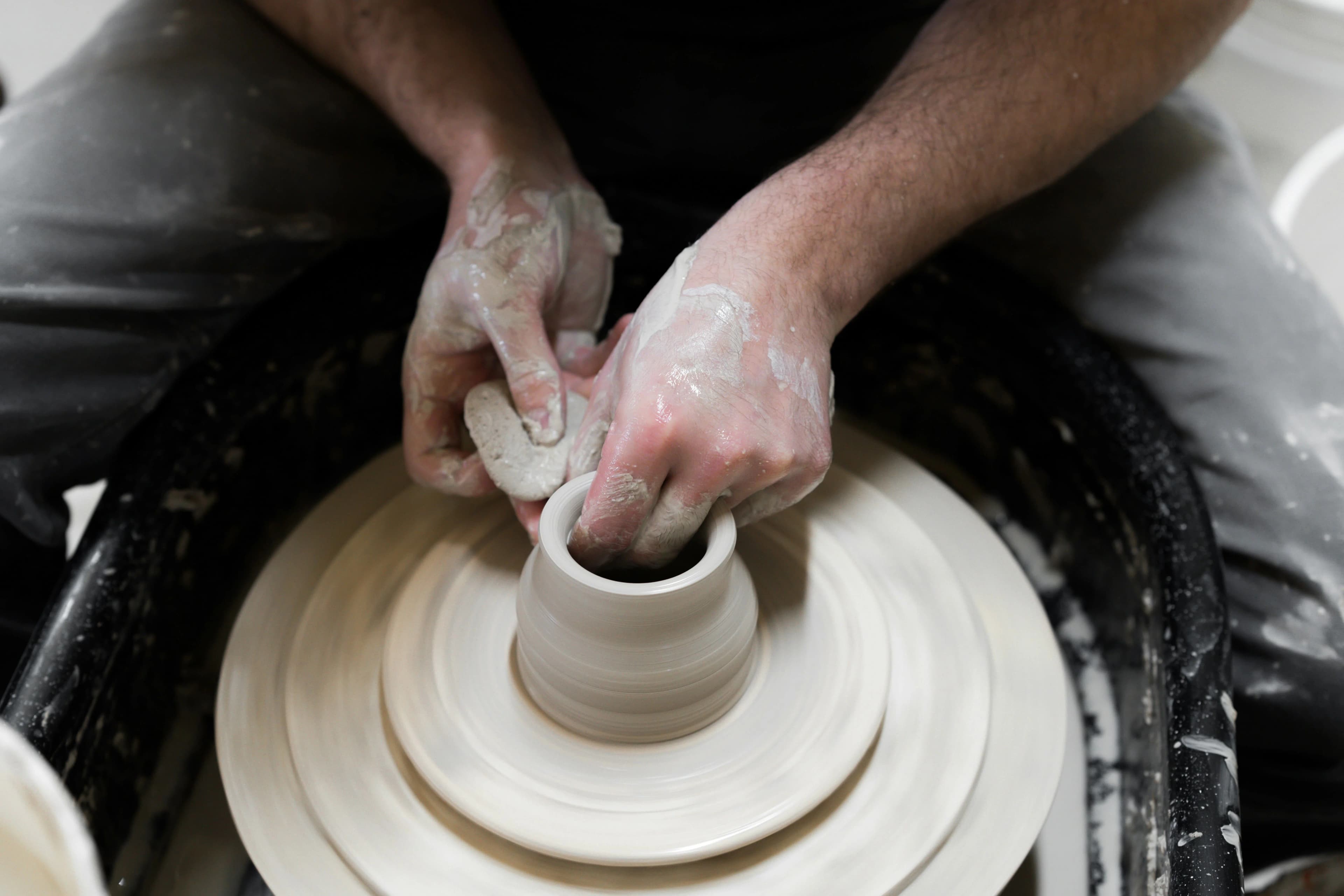 5 essential tips for starting your pottery teaching journey